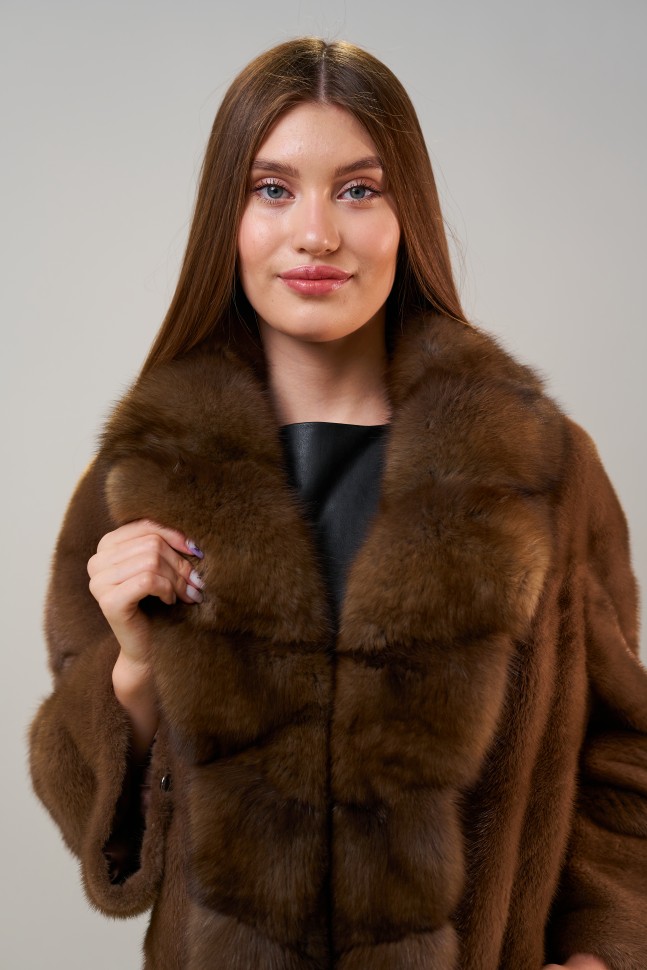 Пальто женское из меха норки ворот-шаль отделка соболь цвет пастель дл.75