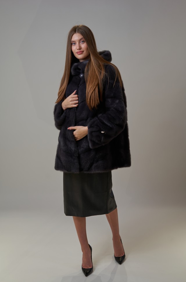Пальто женское из меха норки "Рубашка" с капюшоном цвет уголь дл. 80