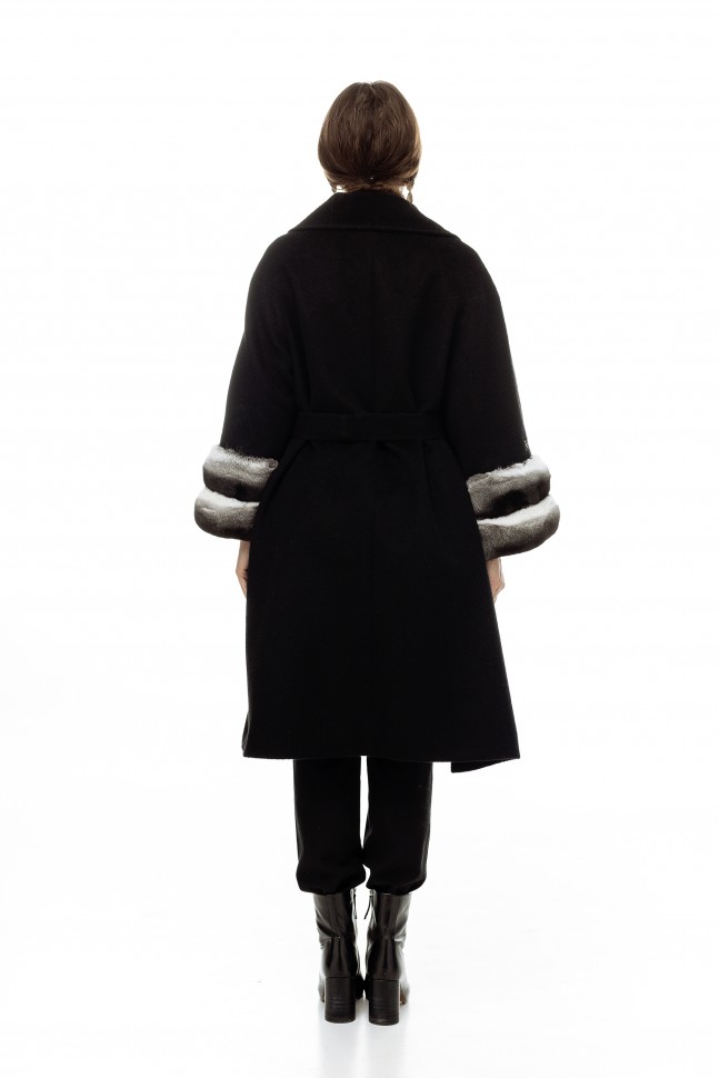 Пальто черное рукава с мехом 