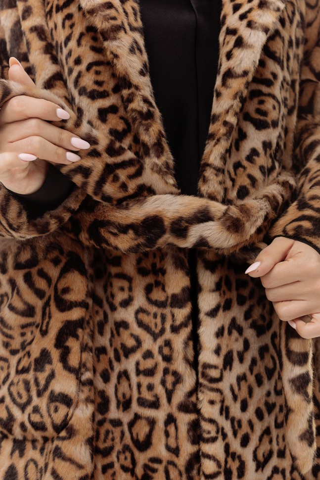 Пальто из искусственного меха англ. ворот цвет леопард