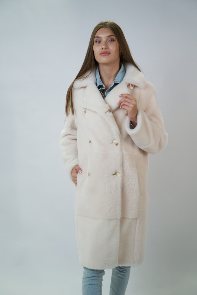 Пальто женское из шерсти мериноса двубортное цвет молочный
