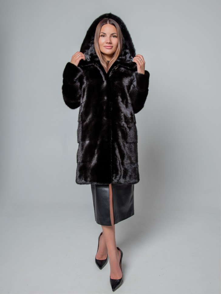 Пальто женское из меха норки "Поперечка" с капюшоном цвет черный дл. 90