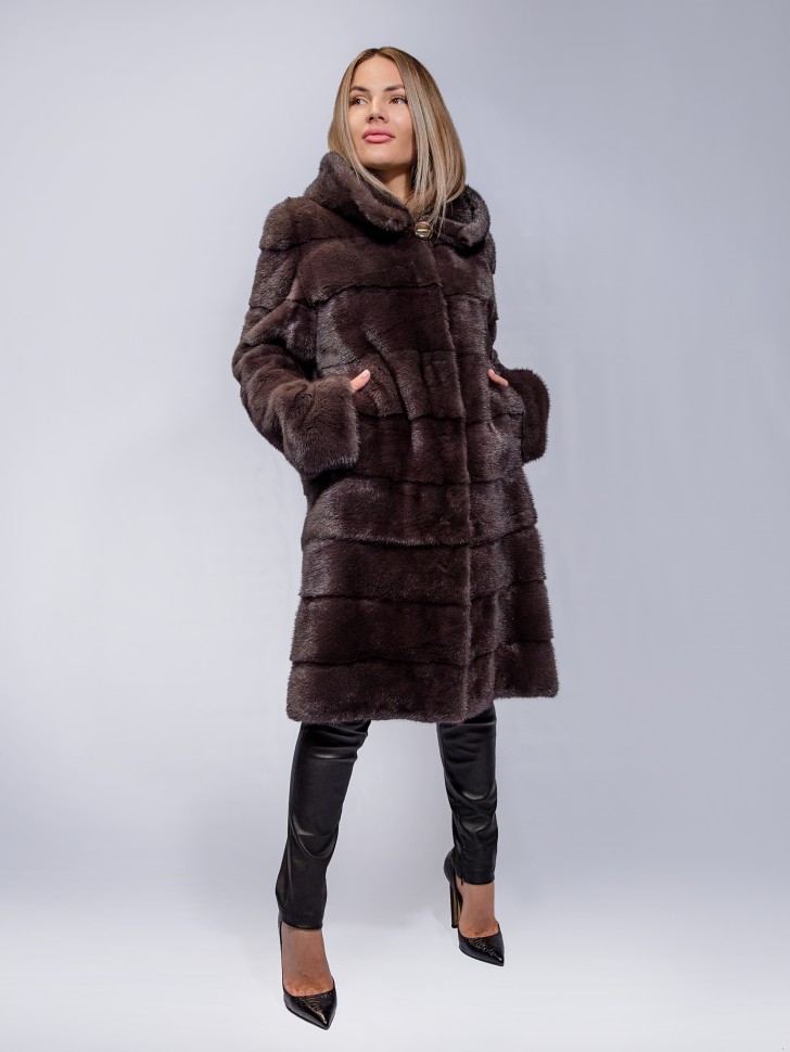 Пальто женское из меха норки "Поперечка" с капюшоном цвет уголь дл. 100